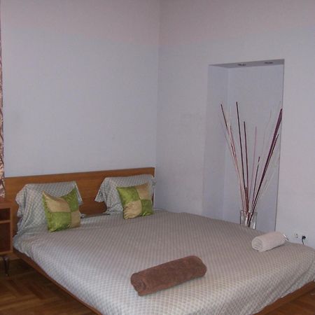T & E Apartment บูดาเปสต์ ภายนอก รูปภาพ