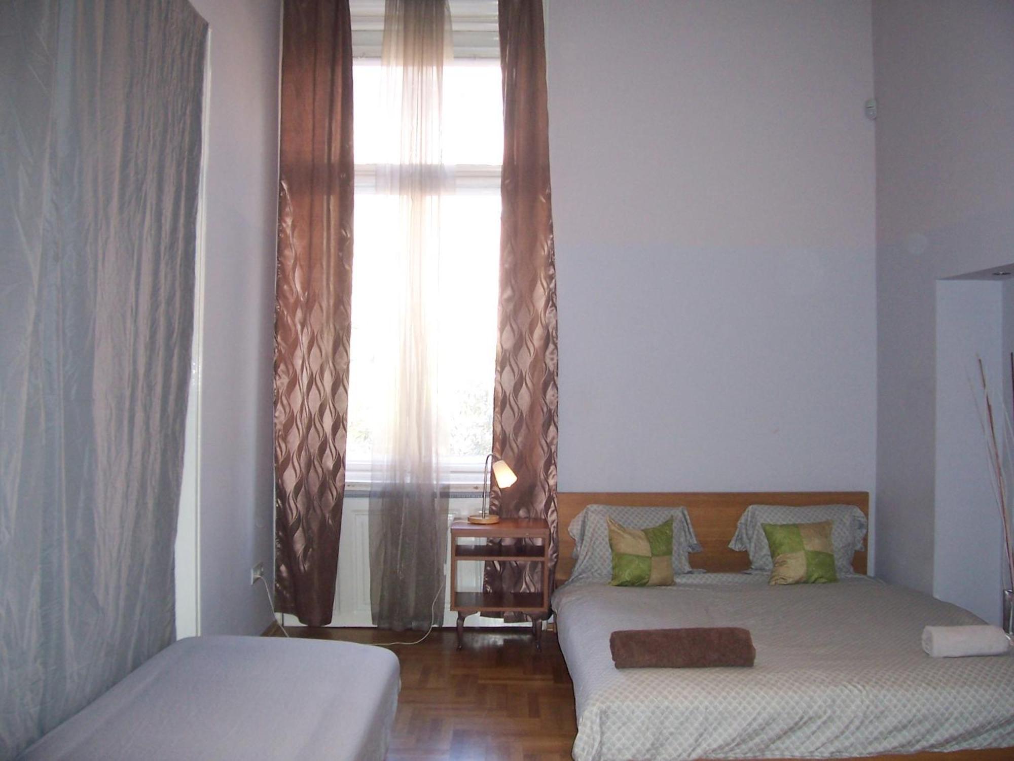 T & E Apartment บูดาเปสต์ ภายนอก รูปภาพ